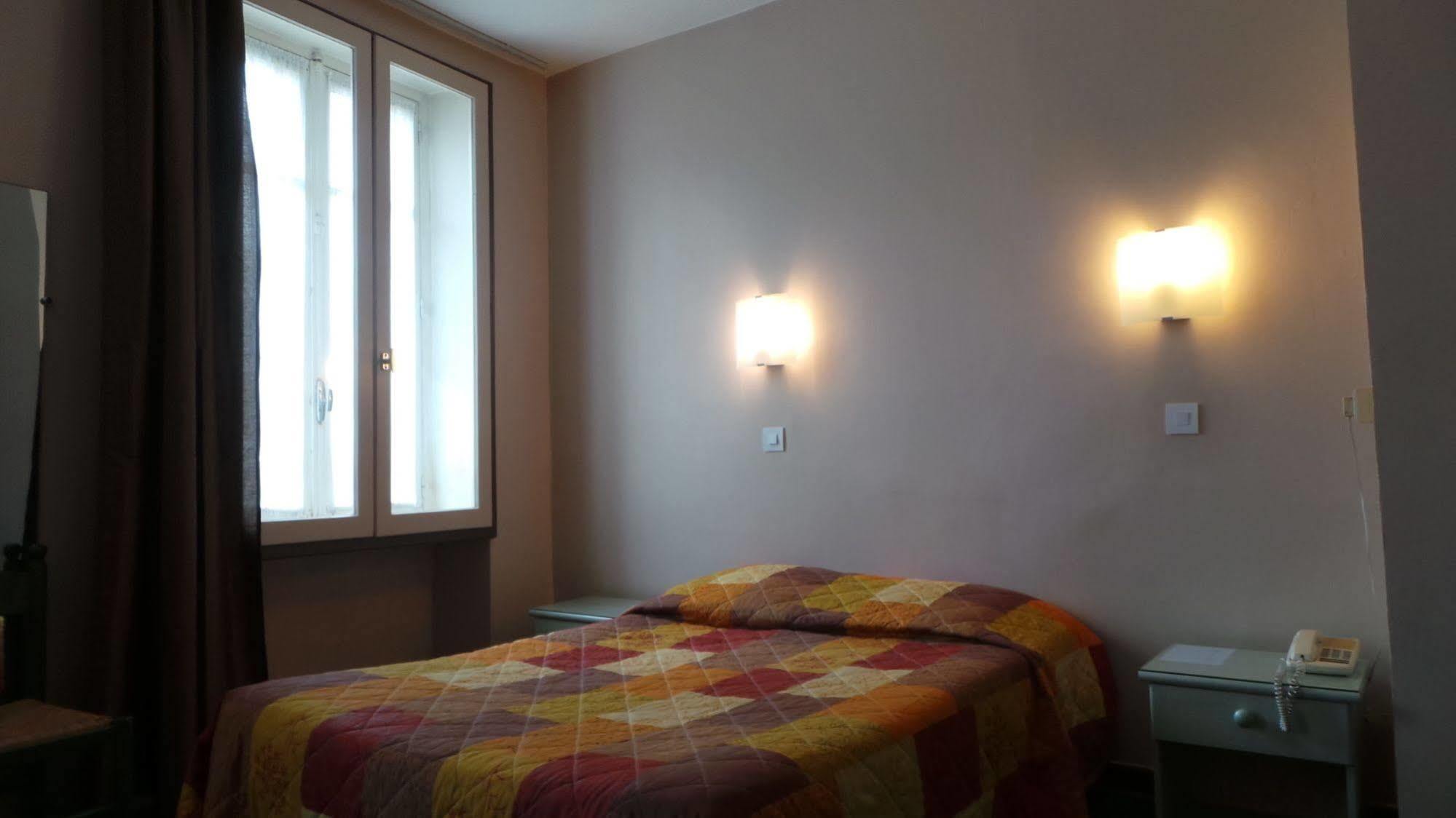 Logis Hotel Saint Jacques Valence  Ngoại thất bức ảnh