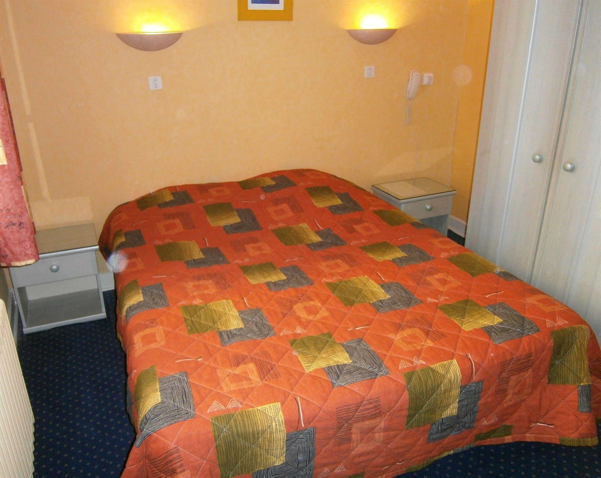 Logis Hotel Saint Jacques Valence  Ngoại thất bức ảnh