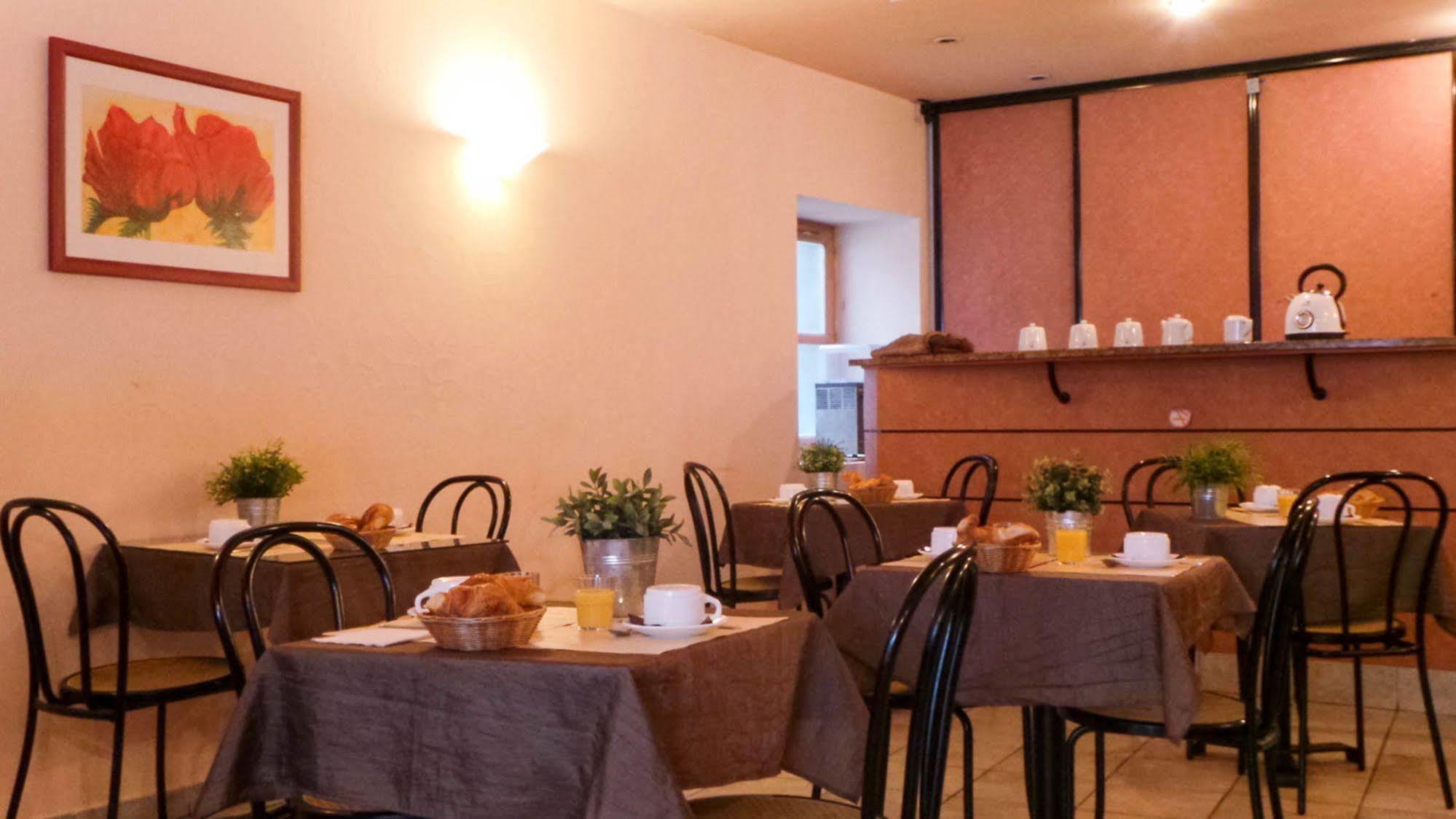 Logis Hotel Saint Jacques Valence  Ngoại thất bức ảnh